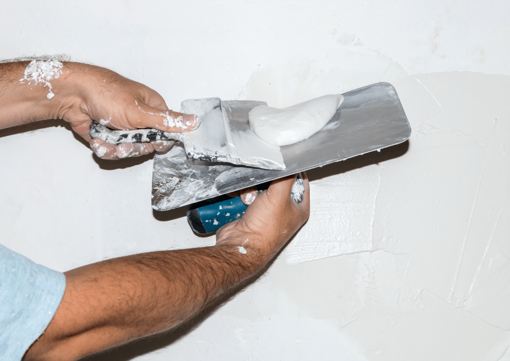 Yeso manual vs yeso proyectado: ¿Qué opción elegir para tu reforma?